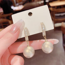 Load image into Gallery viewer, Zircon C-Shaped Pearl Earrings