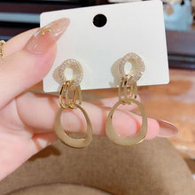 Load image into Gallery viewer, 925 Silver Round Face and Thin Earrings