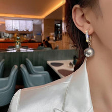 Load image into Gallery viewer, Zircon C-Shaped Pearl Earrings