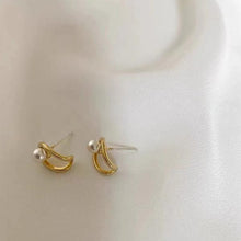 Load image into Gallery viewer, S925 Silver U-Shaped Pearl Earrings