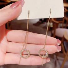 Load image into Gallery viewer, Zircon Circle Ear Line Earring