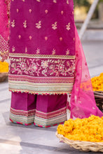 Load image into Gallery viewer, Qalamkar Shadmani Phir Se 4pc Unstitched (Gul e laal FW-4) Suiting