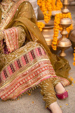 Load image into Gallery viewer, Qalamkar Shadmani Phir Se 4pc Unstitched (Safeena FW-2) Suiting