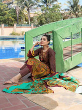 Load image into Gallery viewer, Tawakkal Naazli 3pc Unstitched Embroidered And Digital Printed Lawn Suit D6782