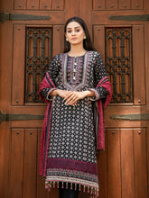 Load image into Gallery viewer, Tawakkal Sophia 3pc Unstitched Embroidered And Digital Printed Lawn Suit D6991