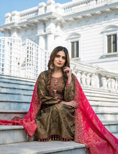 Load image into Gallery viewer, 3 pc Unstitched Heavy Embroidered Banarsi Jacquard Lawn Suits by Tawakkal Fabrics
