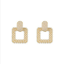 Load image into Gallery viewer, Retro Square Pearl Earrings
