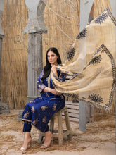 Load image into Gallery viewer, Pearla 3pc Unstitched Viscose Pearl Gold Table Printed Winter Suiting D6181
