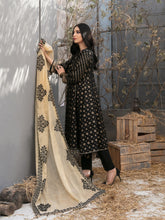 Load image into Gallery viewer, Pearla 3pc Unstitched Viscose Pearl Gold Table Printed Winter Suiting D6186
