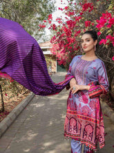 Load image into Gallery viewer, Tawakkal Naazli 3pc Unstitched Embroidered And Digital Printed Lawn Suit D6783

